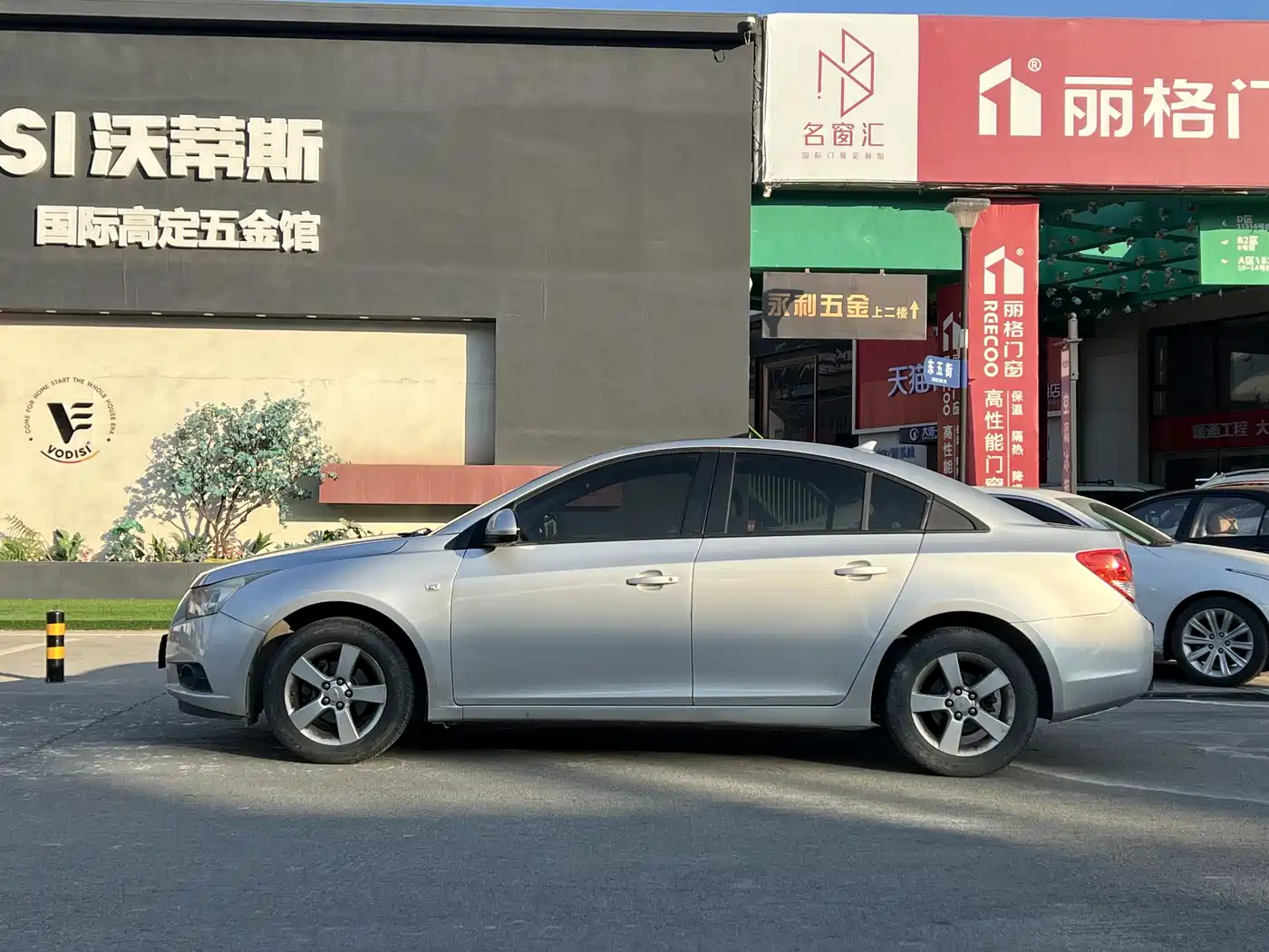 Chevrolet Cruze 2013 Model 1.8L SE AT фото 4