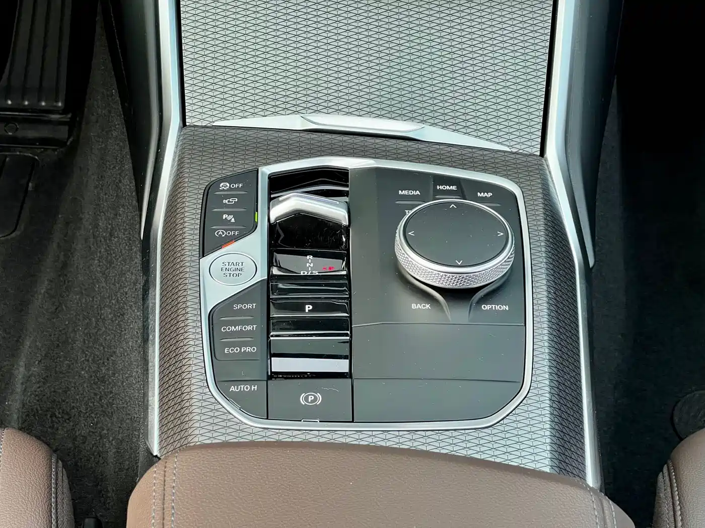 BMW 3 Series 2024 330i M Sport Shadowline Package фото 12