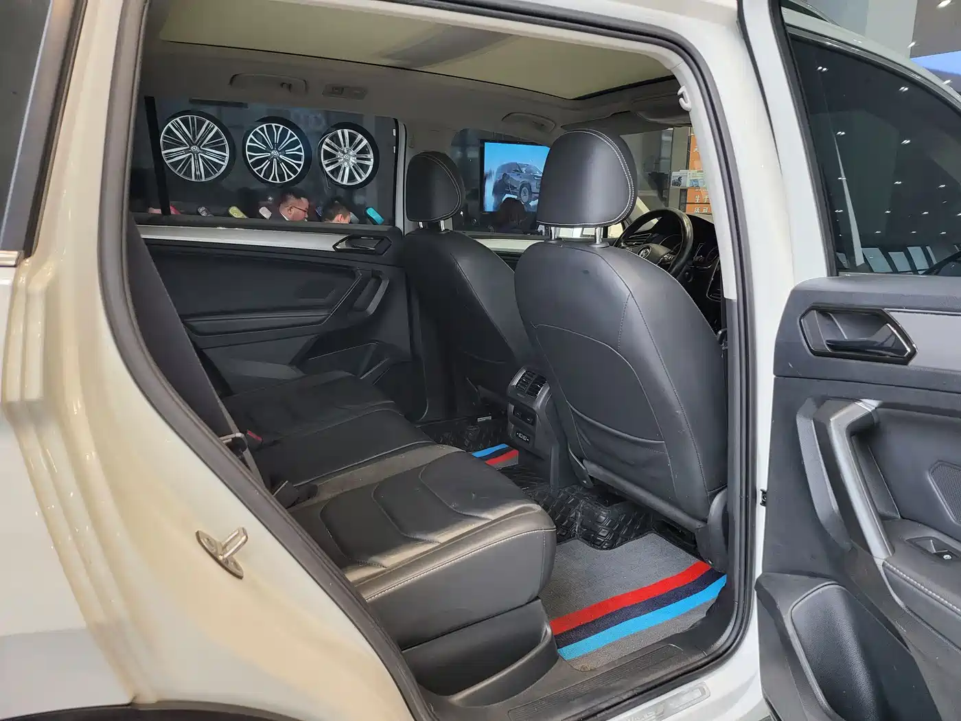 Volkswagen Tiguan L 2019 330TSI Automatic 2WD Smart Luxury Edition China VI фото 6