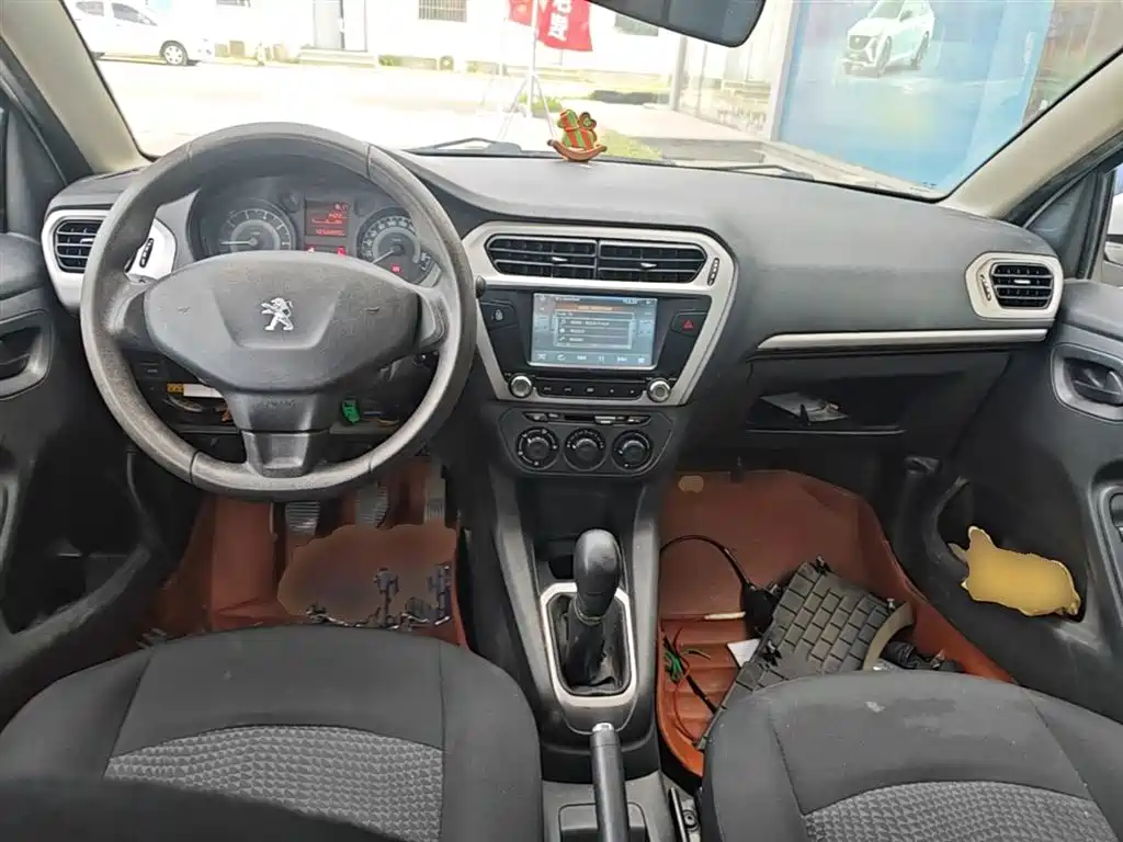 Peugeot 301 2014 1.6L Manual Comfort Edition фото 10