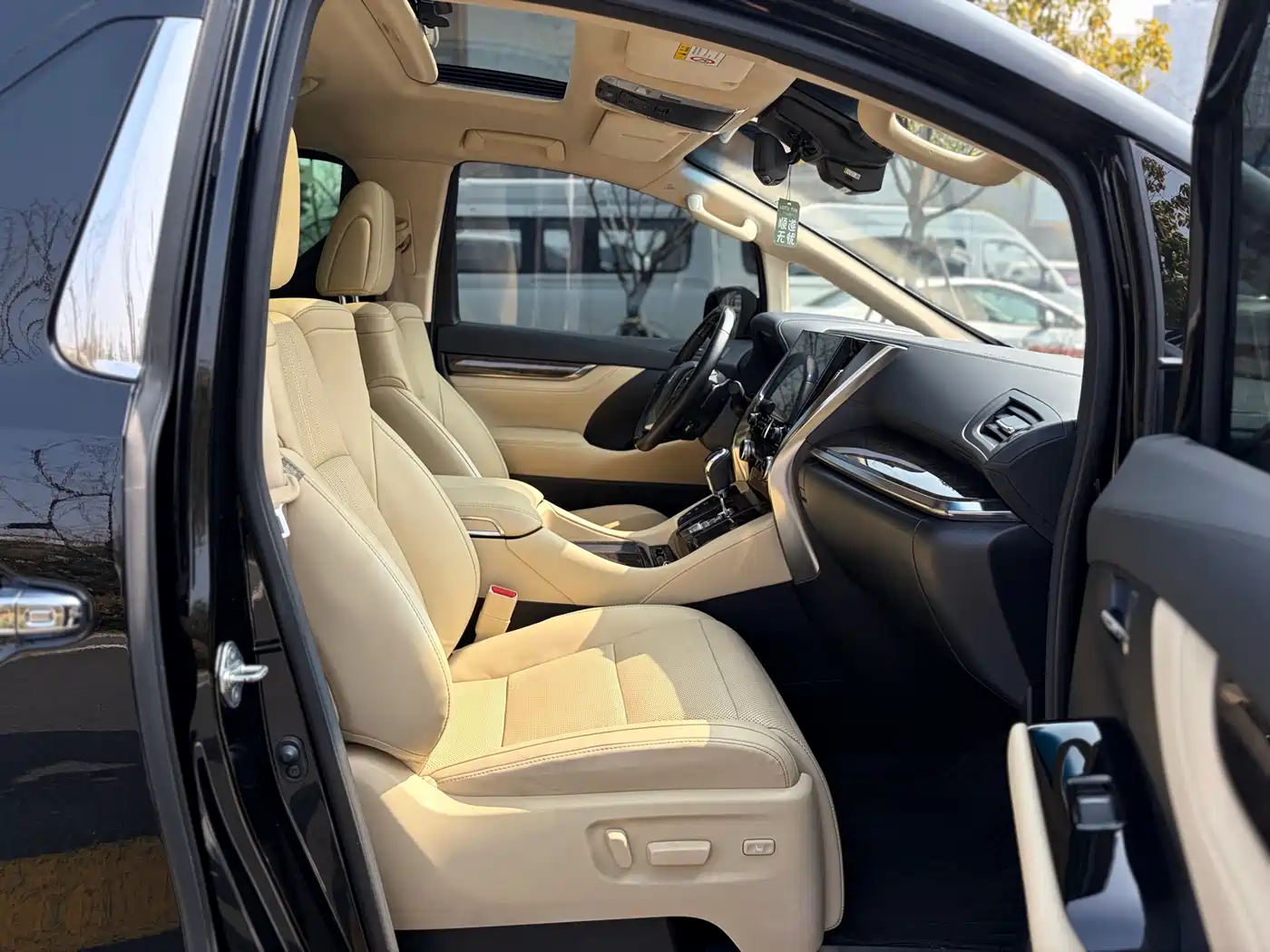 Toyota Alphard 2021 Hybrid 2.5L Ultimate фото 13