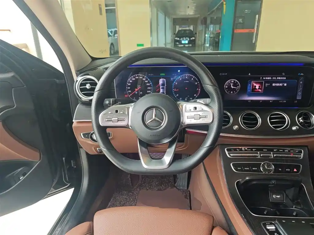 Mercedes-Benz E-Class 2019 E 260 L Sport фото 11