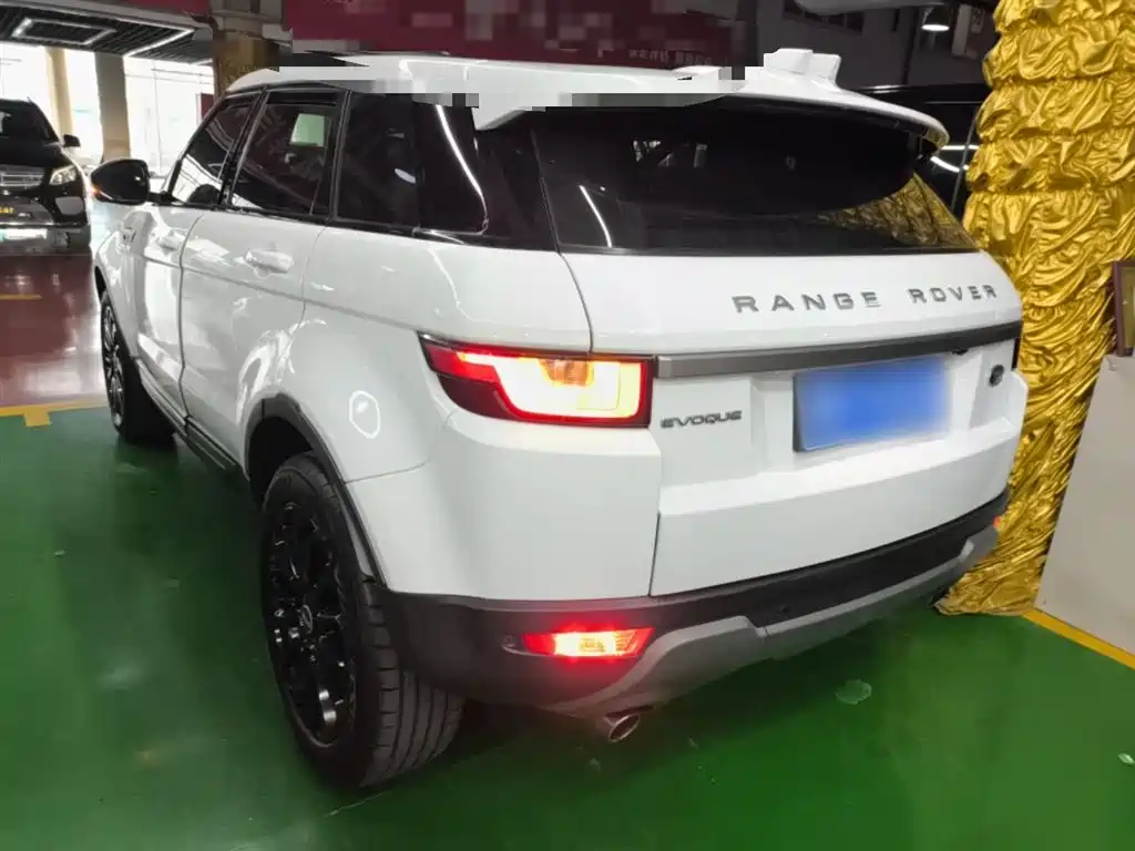 Land Rover Range Rover Evoque 2017 2.0T SE Smart Shine Edition фото 23