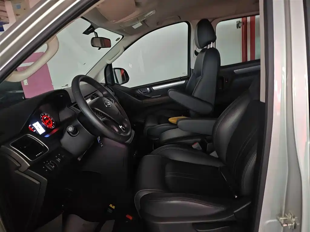 SAIC Maxus Maxus G10 2021 2.0T Automatic Elite Edition Gasoline 7-Seater фото 11