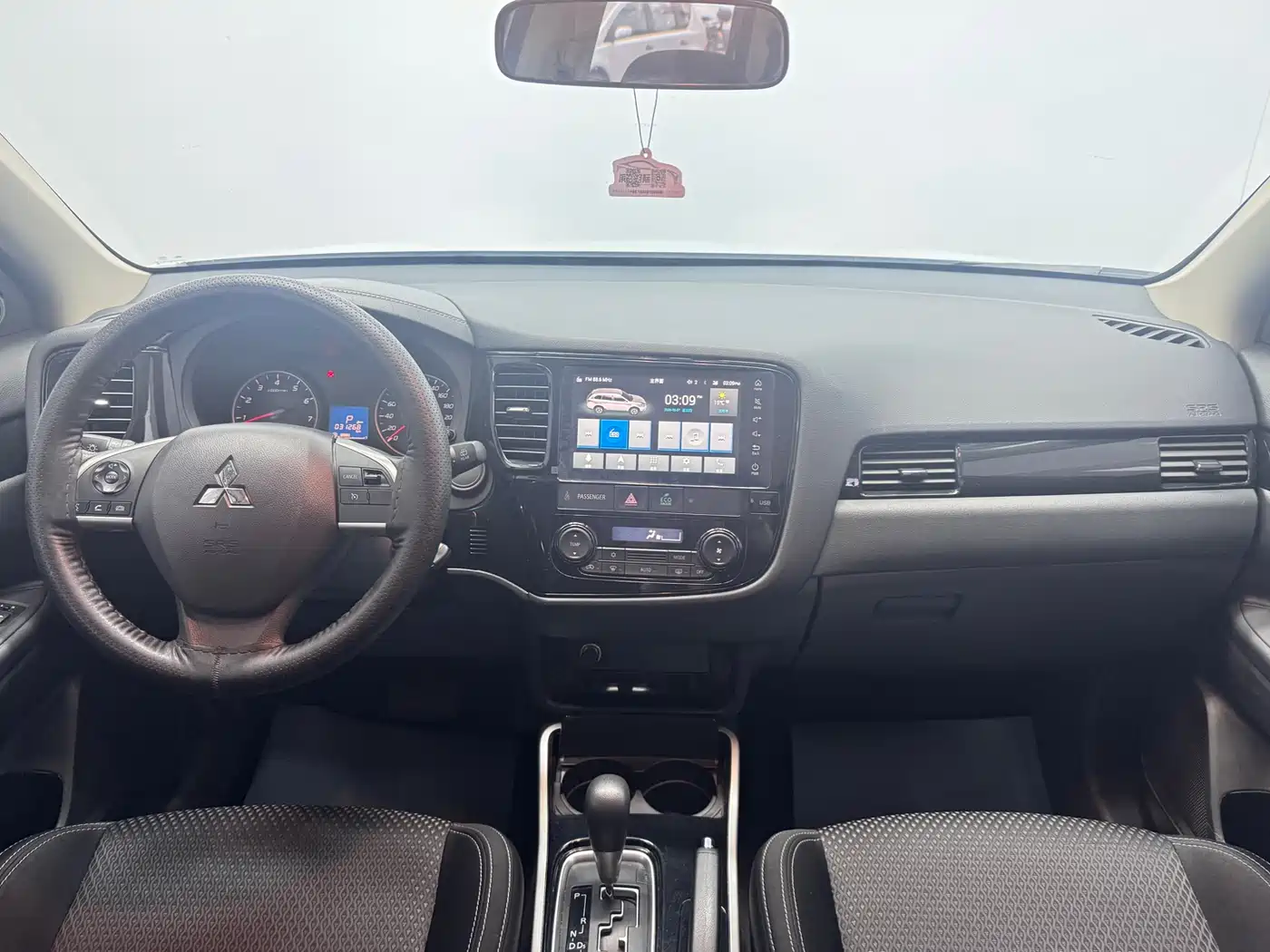 Mitsubishi Outlander 2021 2.0L 2WD Smooth Ride Version 5-Seater фото 14