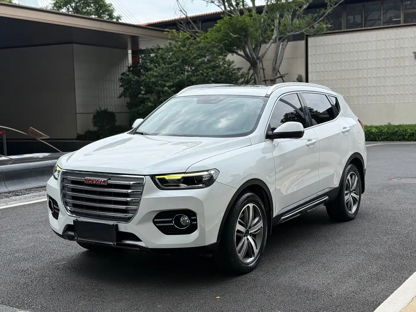 Photo 1 - Haval H6