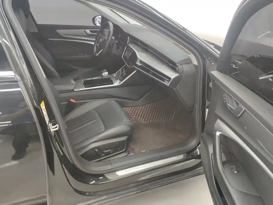 Photo 8 - Audi A6L