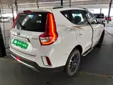 Photo 7 - Geely Emgrand X6