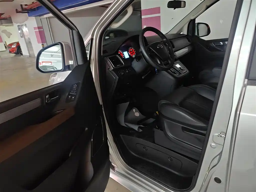 SAIC Maxus Maxus G10 2021 2.0T Automatic Elite Edition Gasoline 7-Seater фото 12