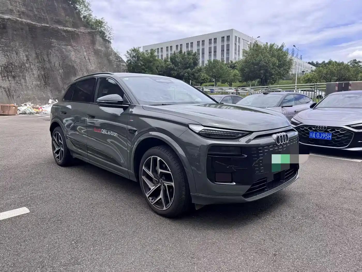 Audi Q6L e-tron 2025 Model Pioneer Edition фото 2