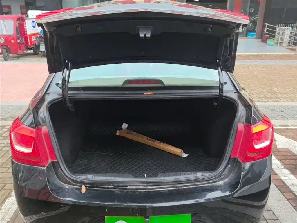 Chevrolet Cruze 2015 1.5L Classic SL MT фото 19