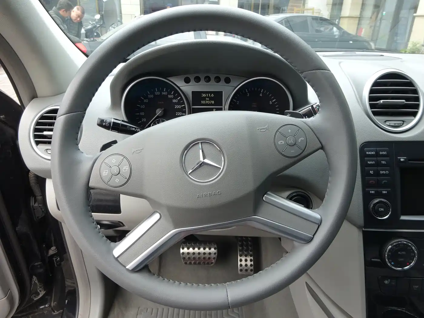 Mercedes-Benz M-Class 2010 ML 300 4MATIC фото 15