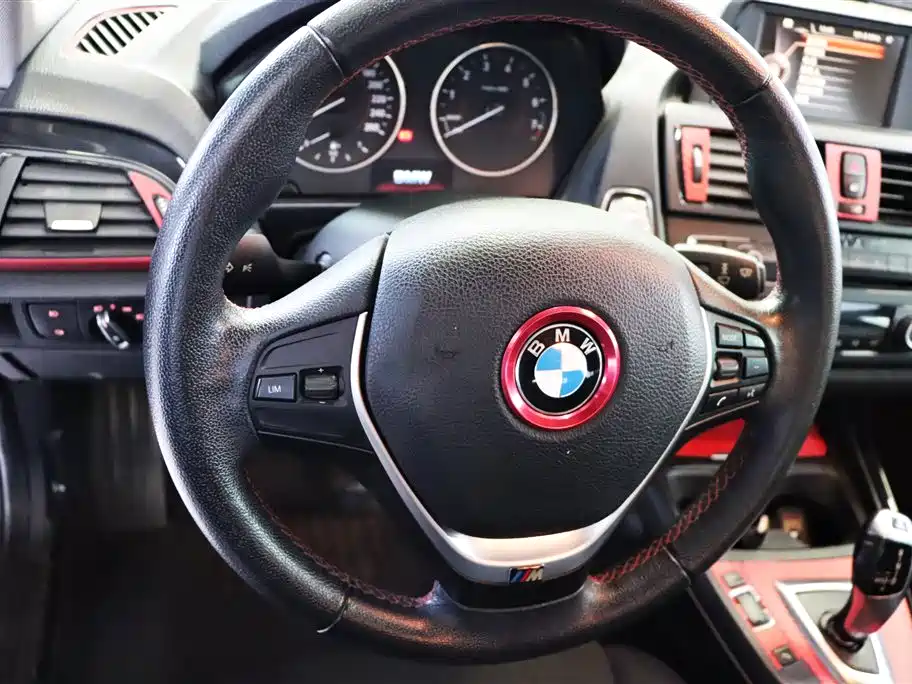 BMW 1 Series (Import) 2013 Facelift 118i Sport Model фото 13