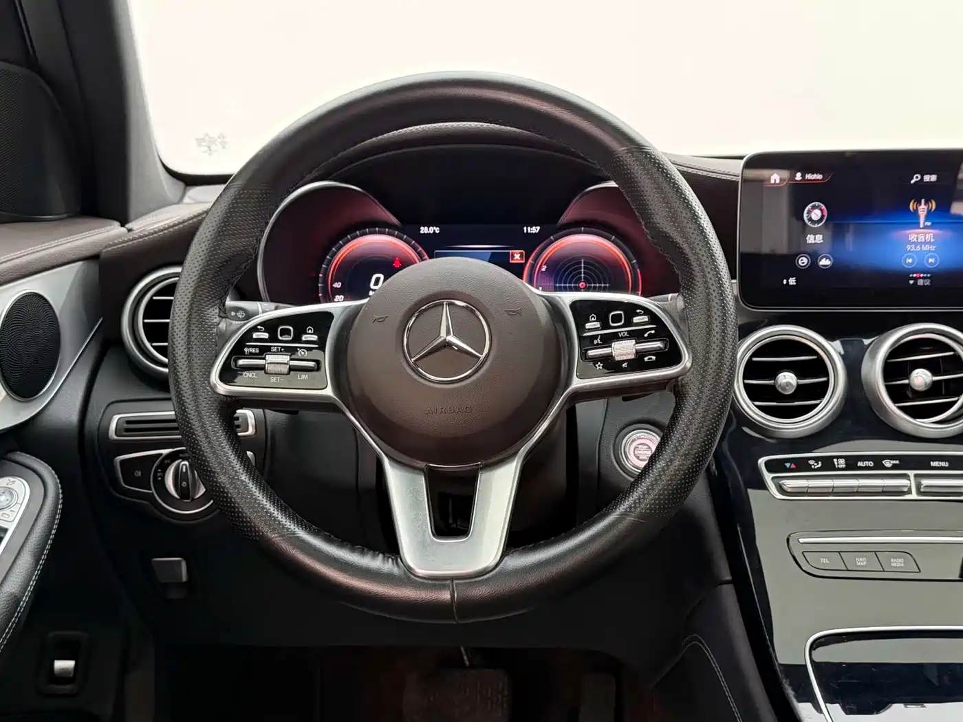 Mercedes-Benz GLC 2020 Facelift GLC 260 L 4MATIC Dynamic фото 25