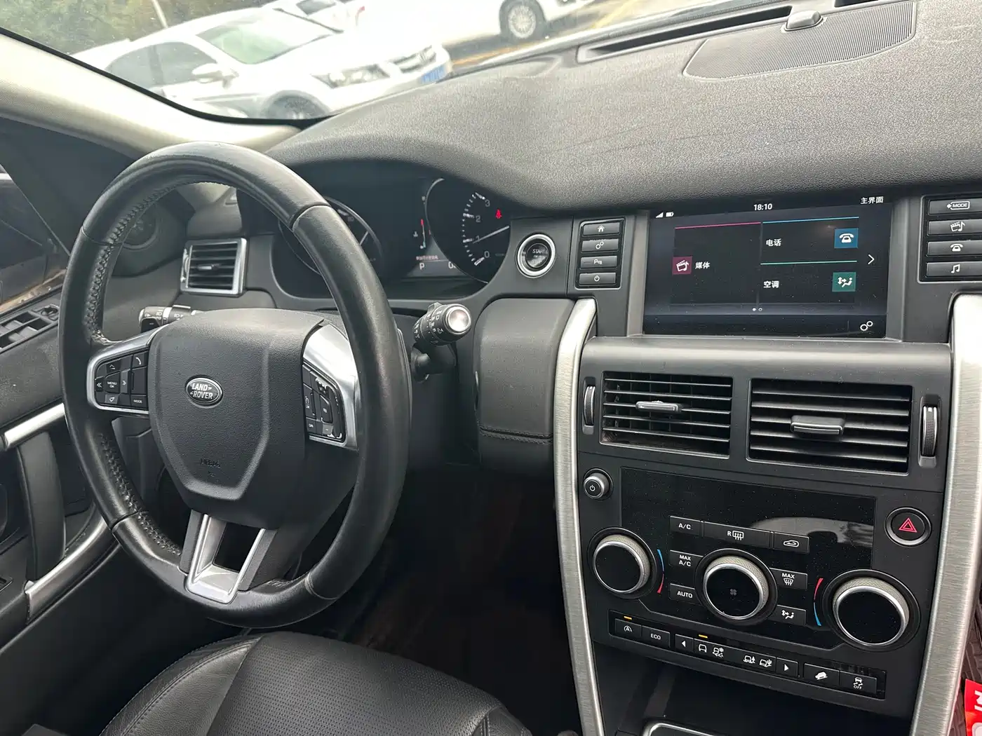 Land Rover Discovery Sport 2016 2.0T SE фото 13
