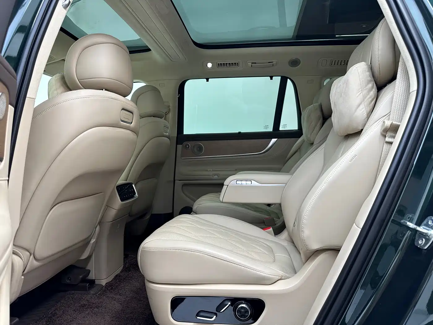 AITO Wenjie AITO M9 2024 Range Extender Ultra 52kWh 6-seater фото 6