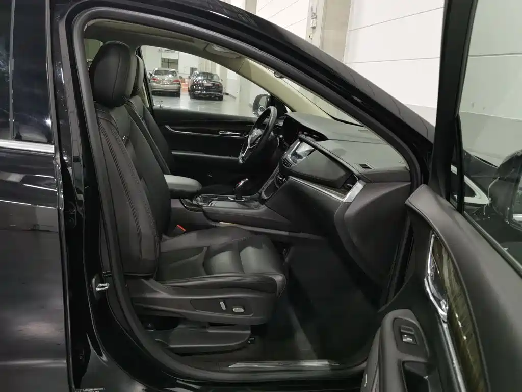 Cadillac XT5 2016 2016 25T Luxury Model