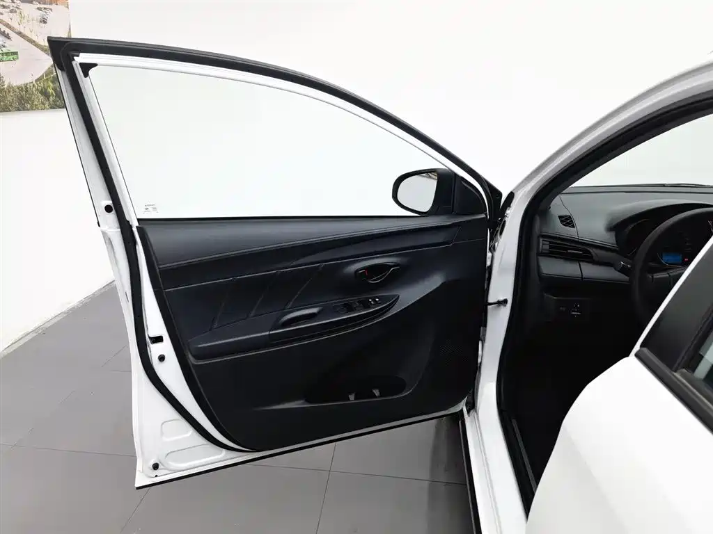 Toyota YARiS L Zhi Xuan 2020 Zhi Xuan X 1.5L CVT Leading фото 8