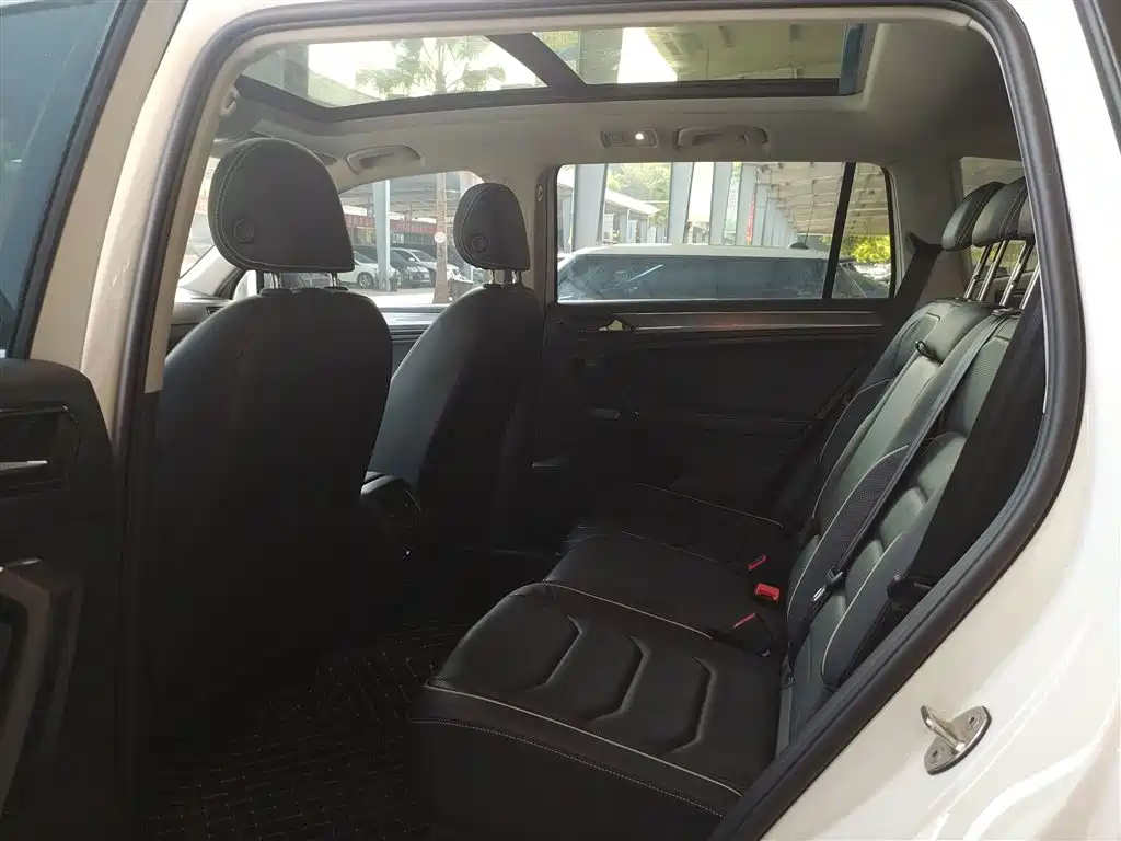 Volkswagen Tiguan L 2020 330TSI Auto 2WD R-Line Flagship China VI фото 17