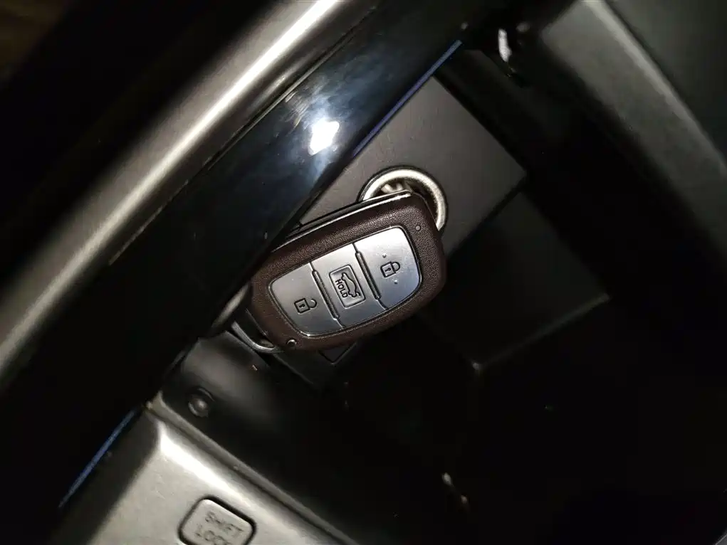 Hyundai Langdong 2015 1.6L Auto Premium фото 9