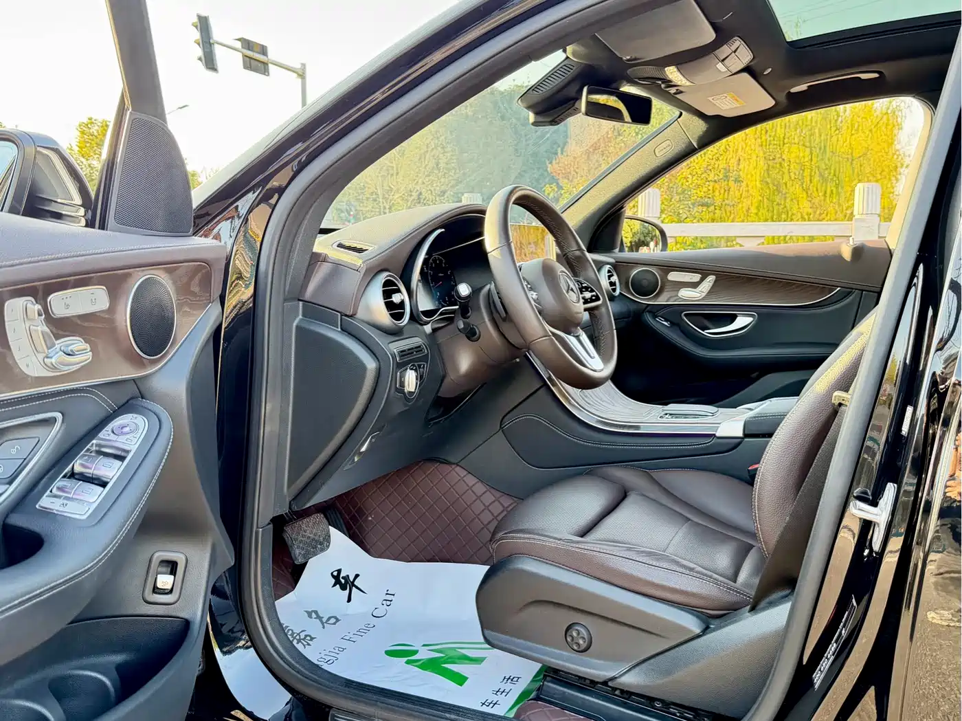 Mercedes-Benz GLC 2021 GLC 300 L 4MATIC Sporty фото 4