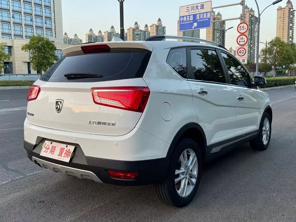 Baojun 560 2015 2015 1.8L Manual Elite