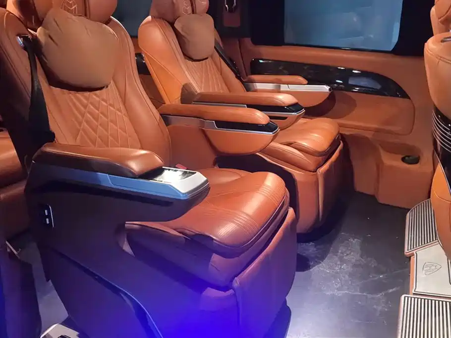 Mercedes-Benz Vito 2023 2.0T Elite 7-Seater фото 11