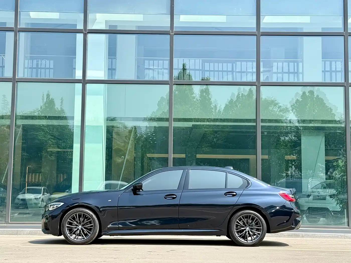 BMW 3 Series 2021 325Li M Sport Night Edition фото 5