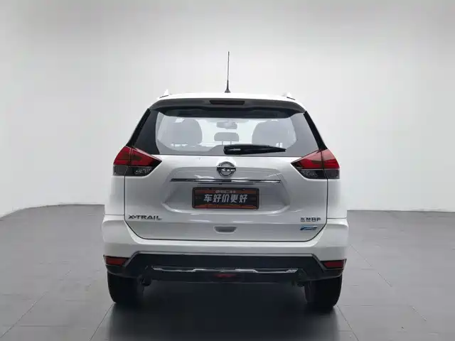 Nissan X-Trail 2017 2.0L CVT Comfort Edition 2WD — фото 4