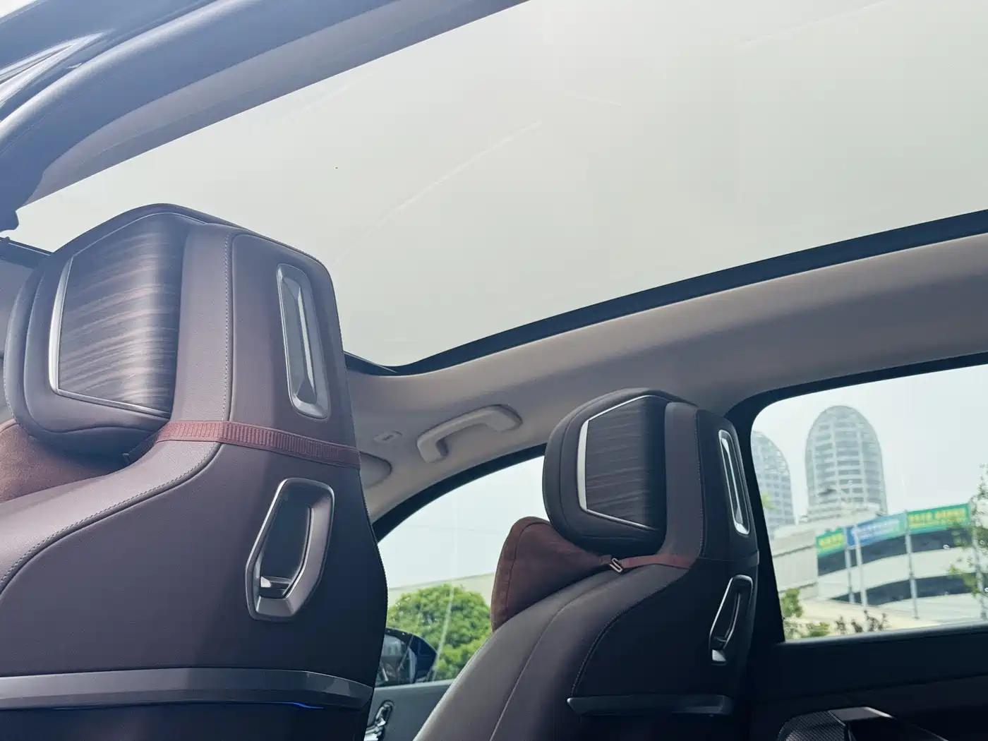BMW 7 Series 2023 Model 740Li Leading M Sport Package фото 17