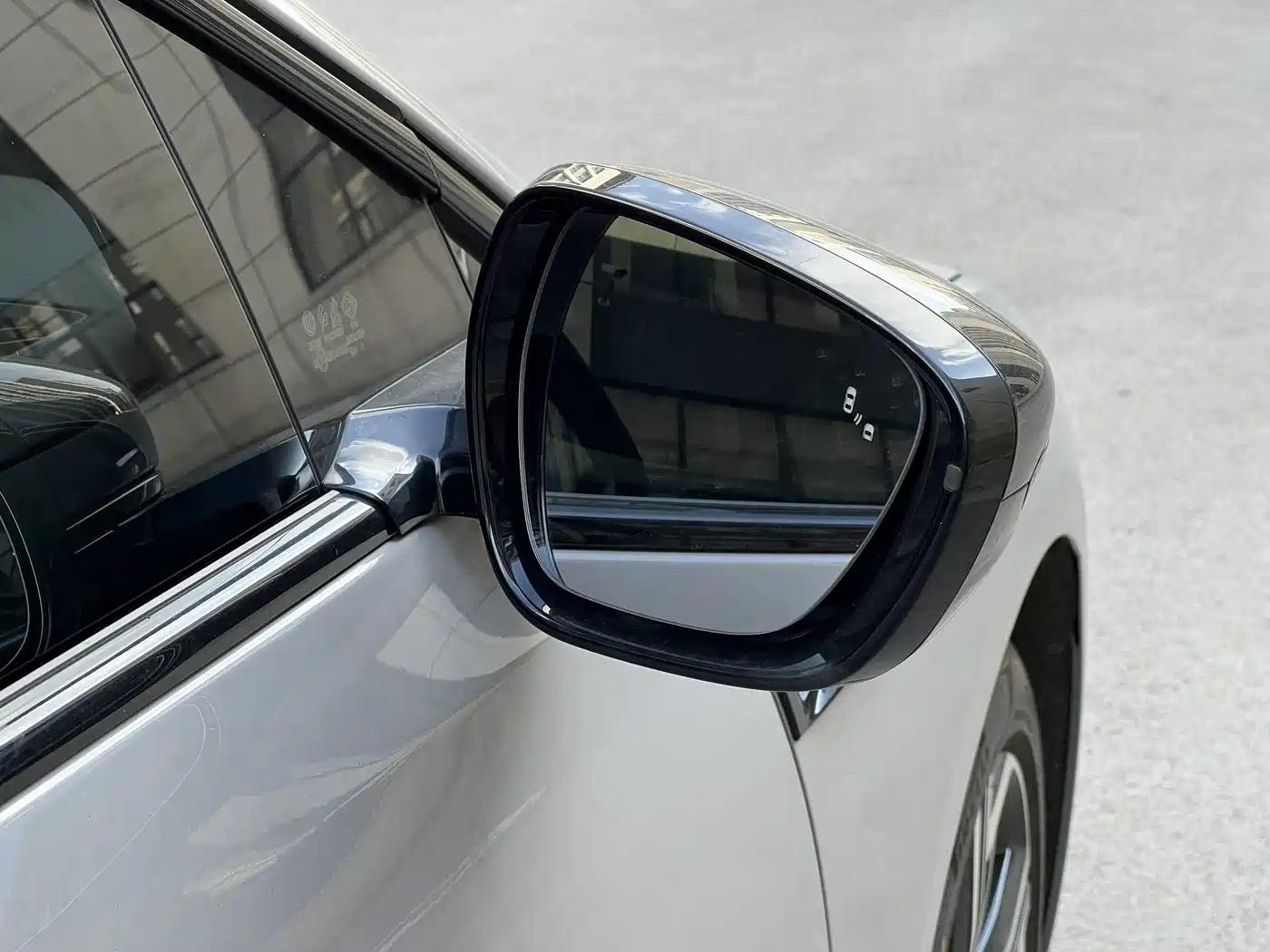 Hongqi EH7 2024 Model 760 Pro+ AWD фото 21