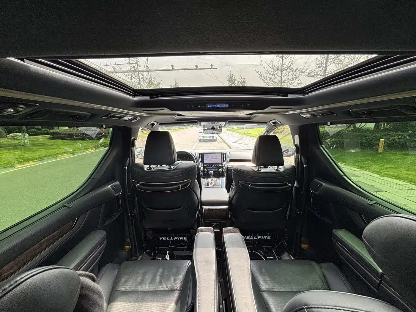 Toyota Alphard 2021 Hybrid 2.5L Premium фото 20