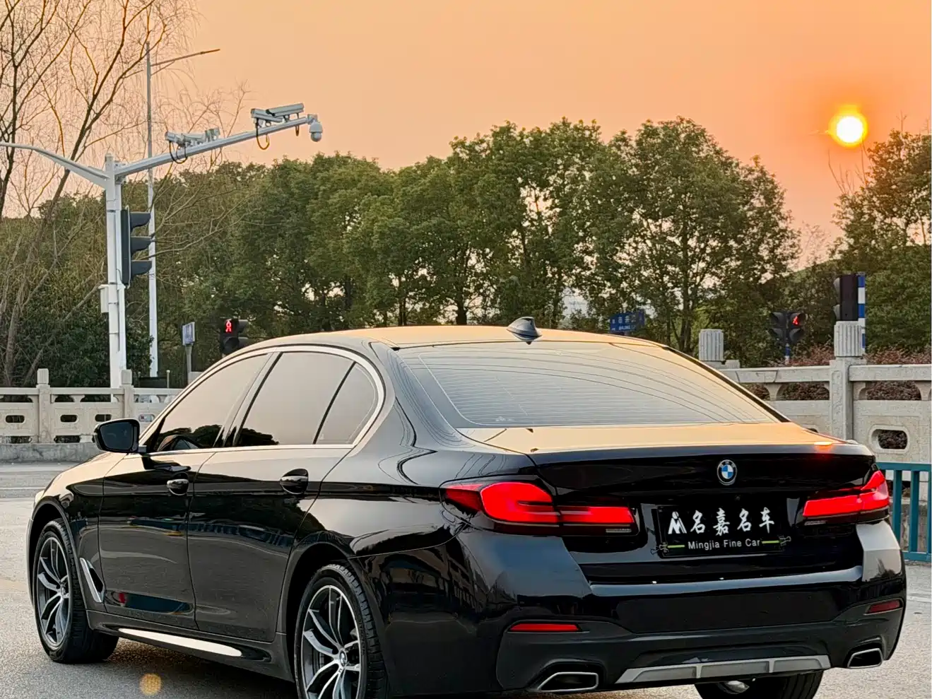BMW 5 Series 2022 525Li M Sport Package фото 8