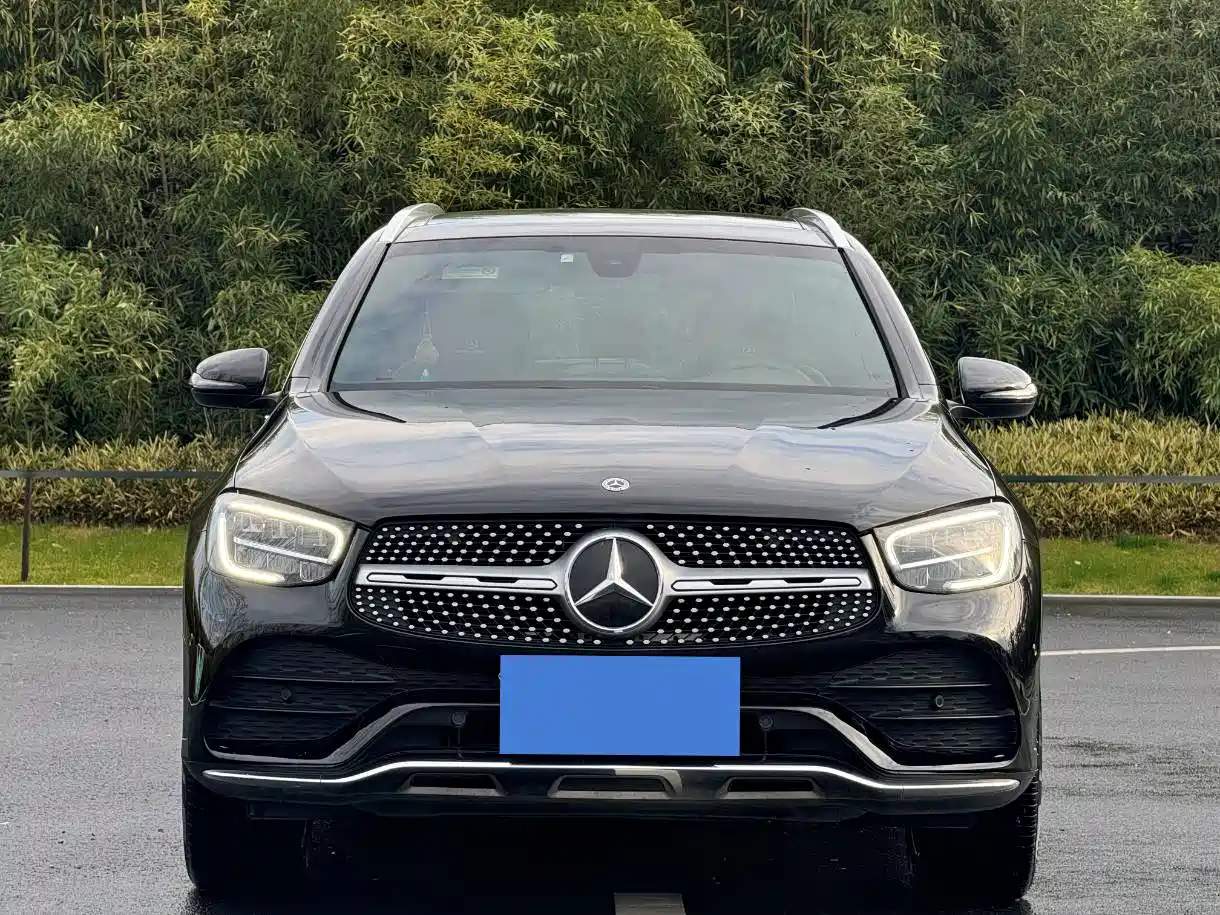 MERCEDES-BENZ GLC