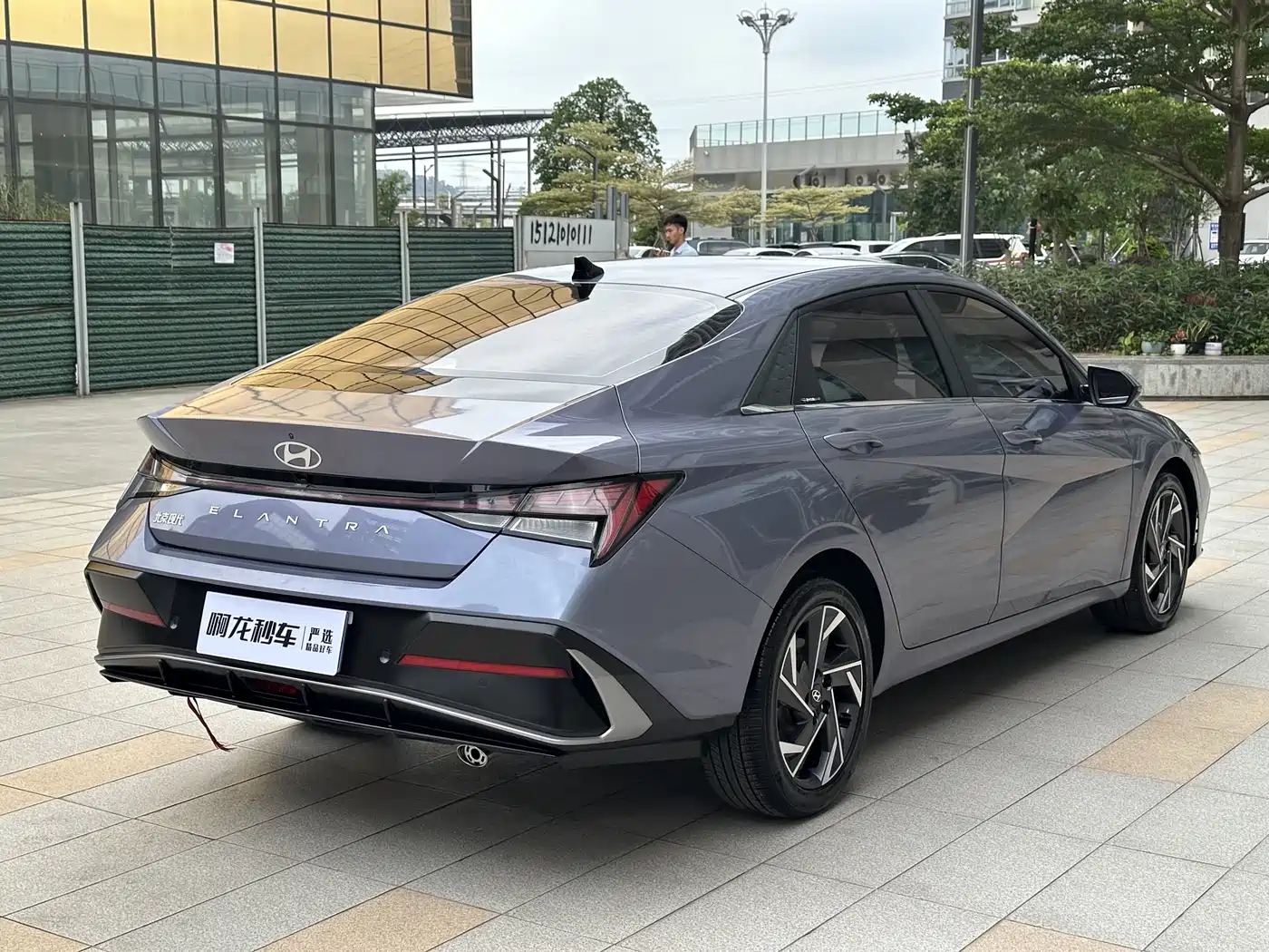 Hyundai Elantra 2023 Model 1.5L CVT LUX Premium Edition фото 4
