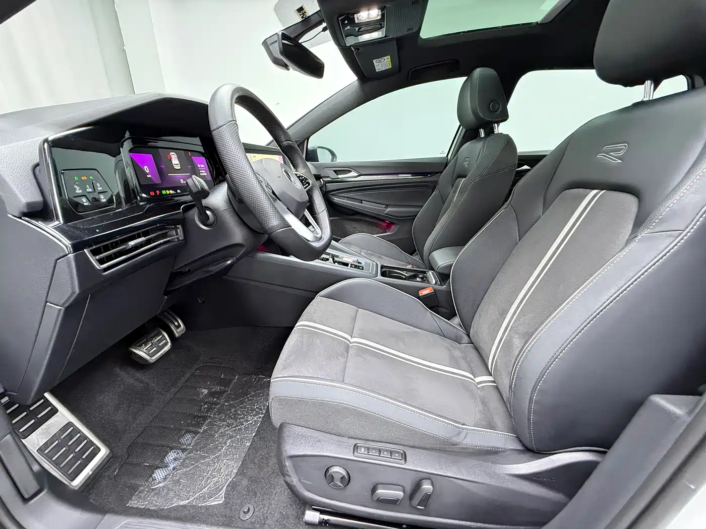 Volkswagen Golf 2023 280TSI DSG R-Line Lite фото 6