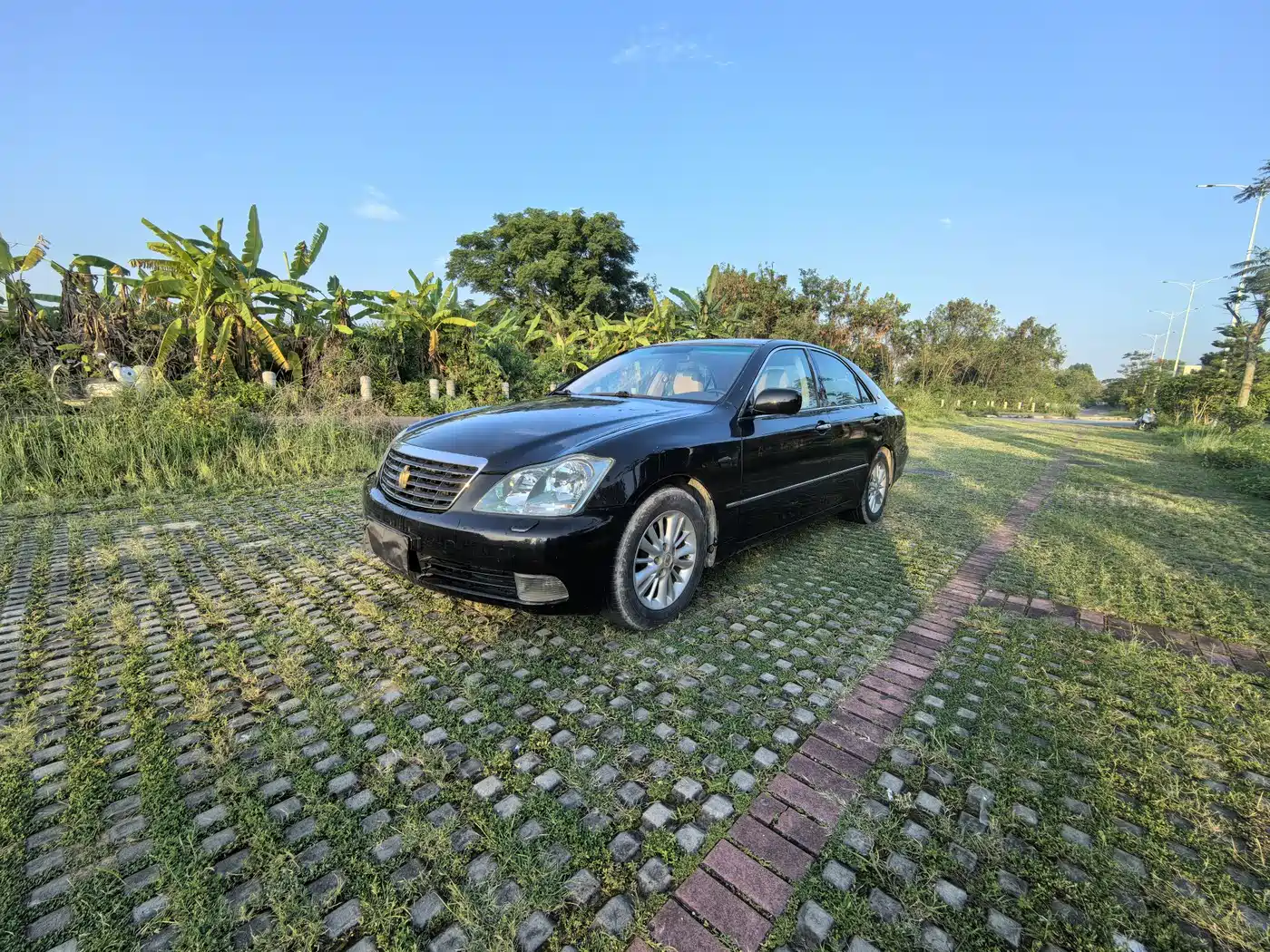 Toyota Crown 2005 Model 3.0L Royal Saloon