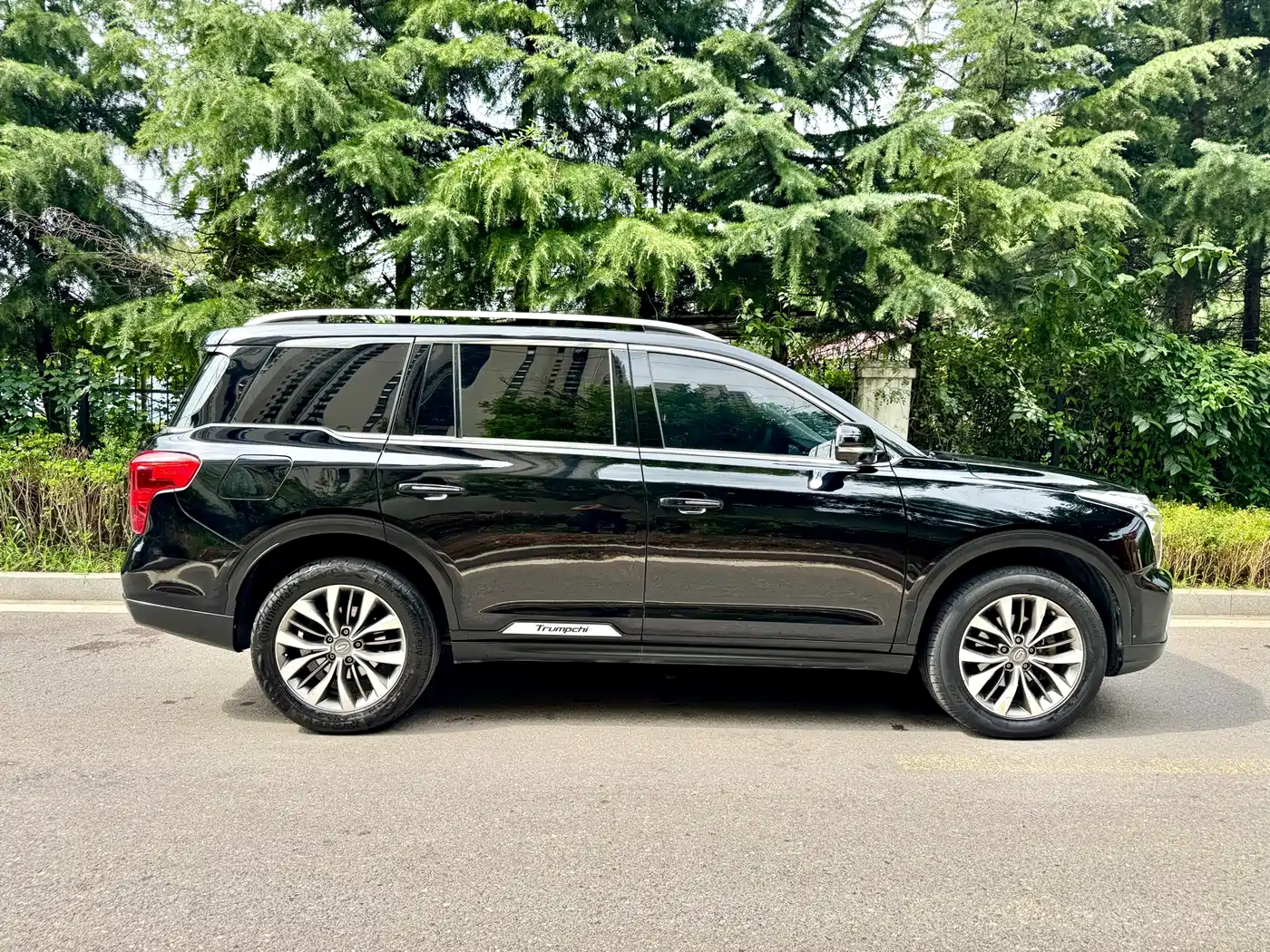GAC Trumpchi Trumpchi GS8 2017 2017 320T 2WD Luxury Smart Connect (7-seater)