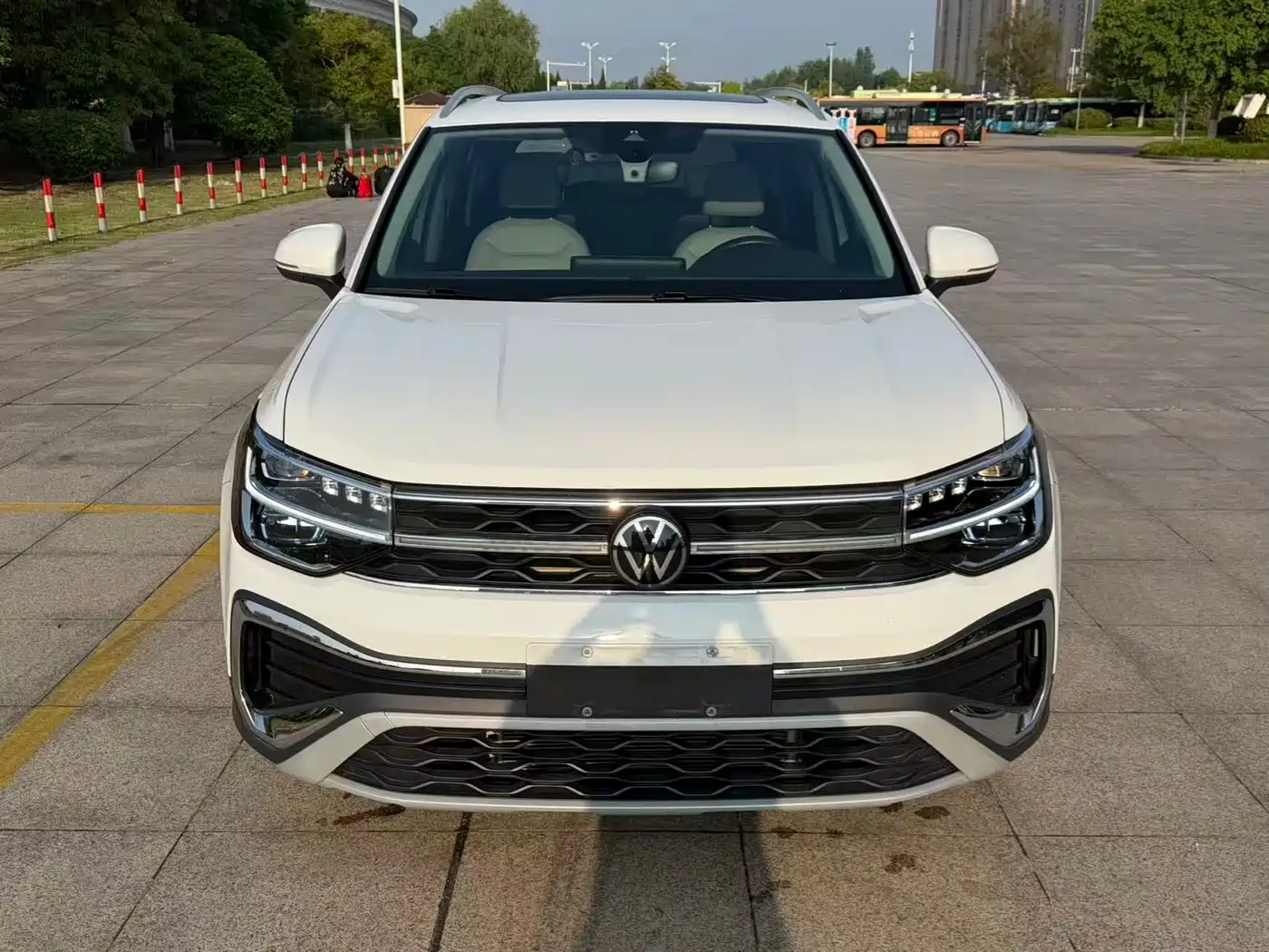 Volkswagen Tharu 2023 300TSI 2WD New Moon Edition фото 2