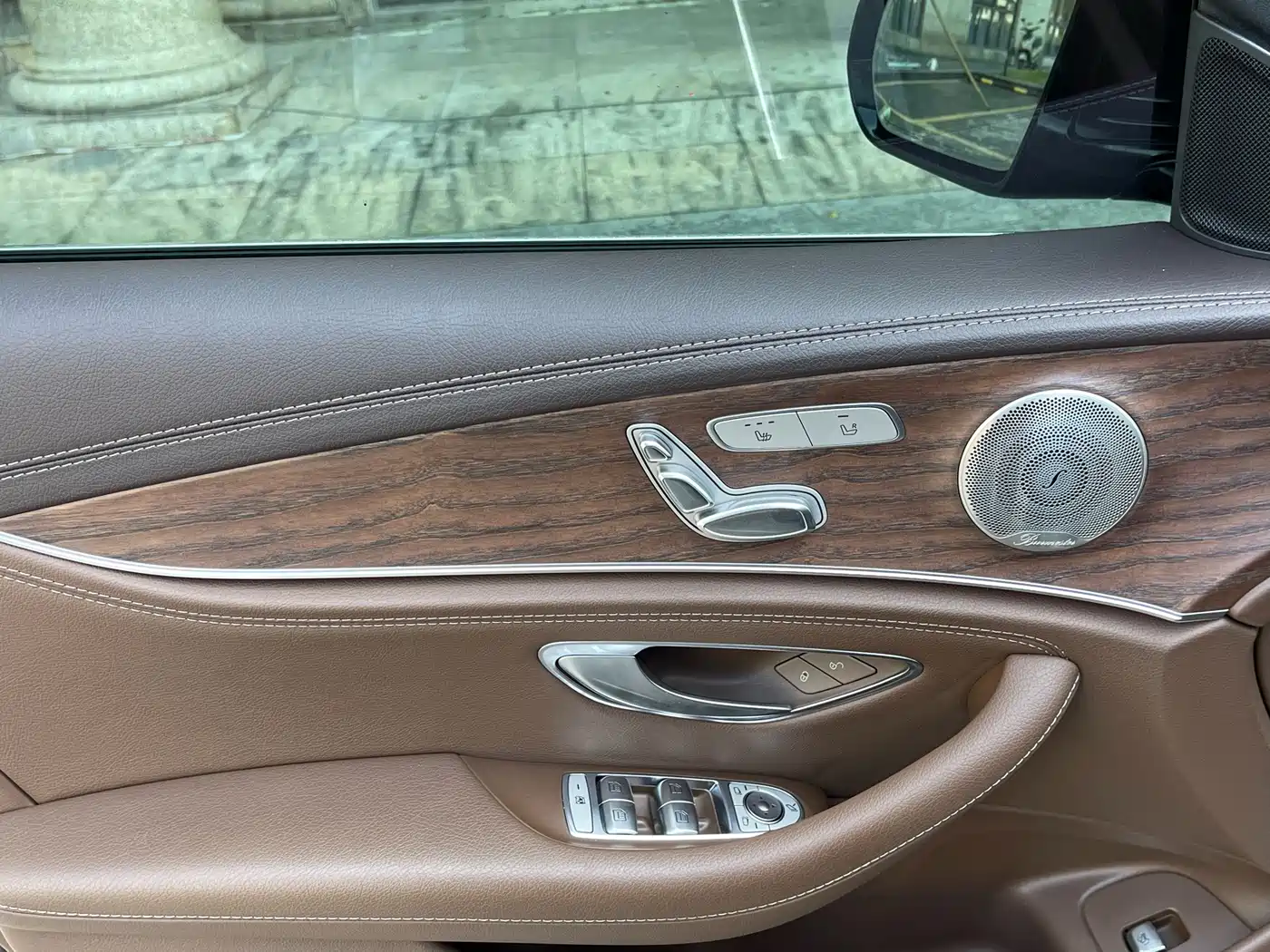 Mercedes-Benz E-Class 2022 Second Facelift E 300 L Luxury фото 10