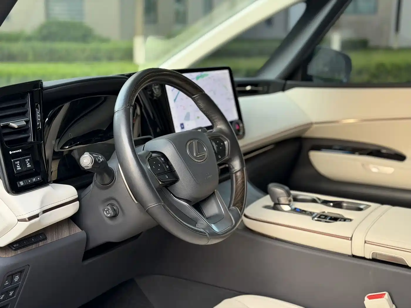 Lexus LM 2024 2023 500h 6-Seater Prestige Edition