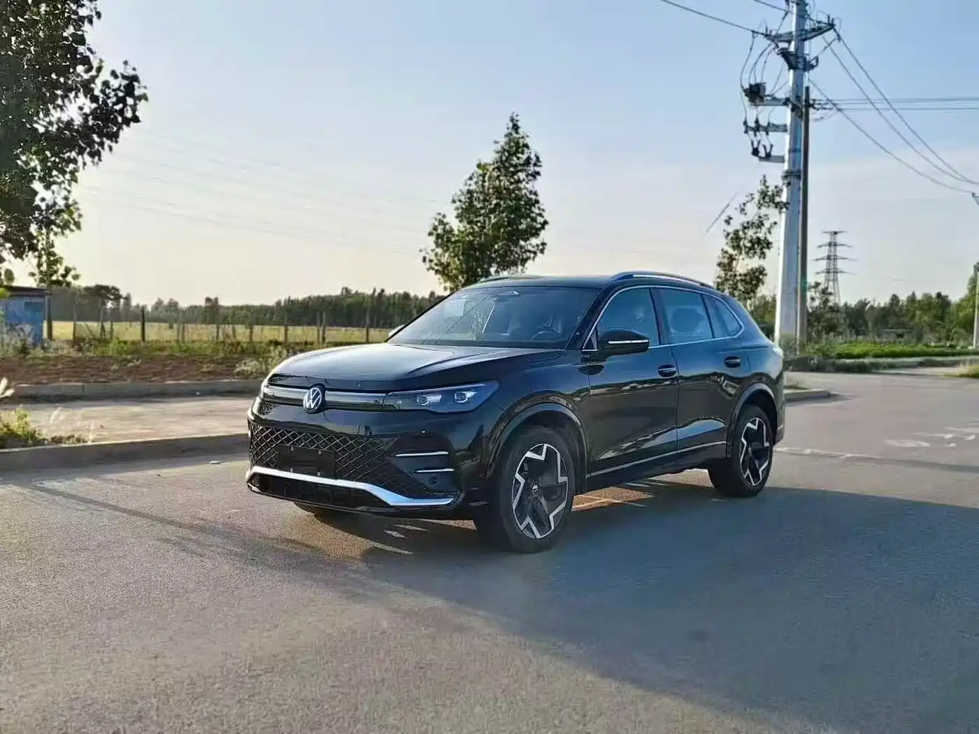 Volkswagen Tiguan L 2025 PRO 380TSI 4WD R-Line Smart Premium Edition