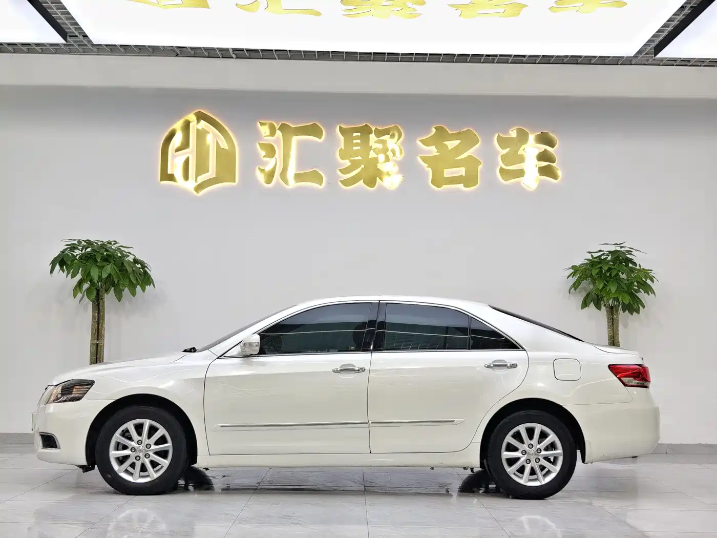 Toyota Camry 2013 200G Classic Luxury Edition фото 5