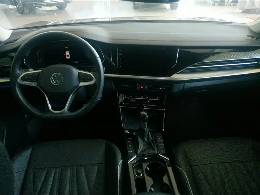 Volkswagen Passat 2022 330TSI Starry Sky Premium Edition фото 12