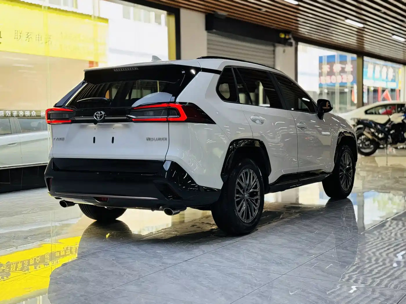 Toyota Wildlander 2024 2.0L CVT 2WD Luxury PLUS Edition фото 16