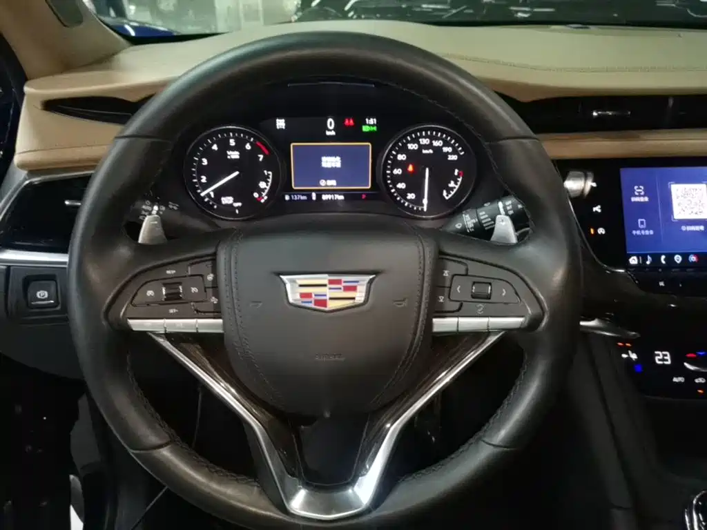 CADILLAC XT6