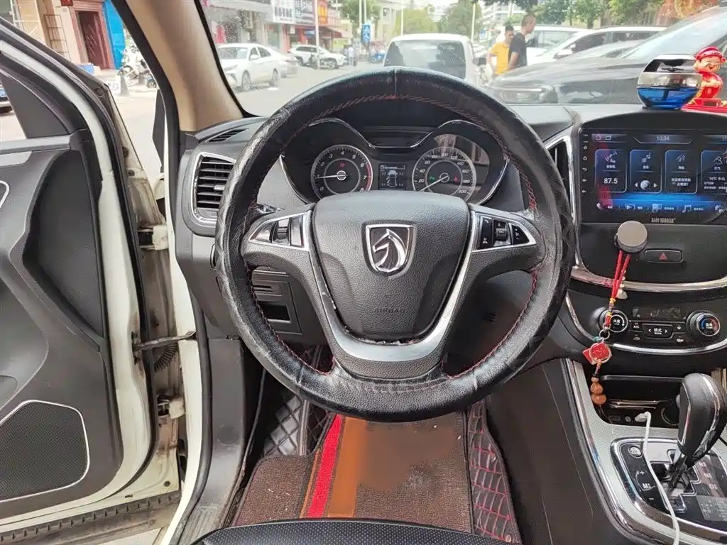 Baojun 560 2016 2016 1.8L iAMT Luxury