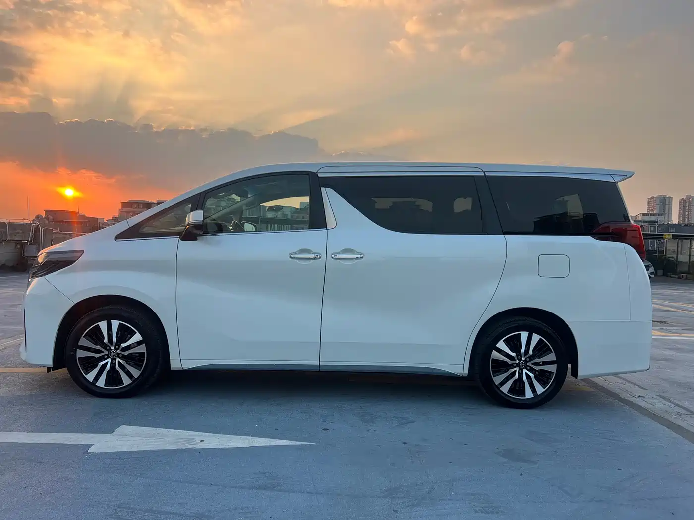 Toyota Alphard 2018 Facelift 3.5L Premium Edition фото 8