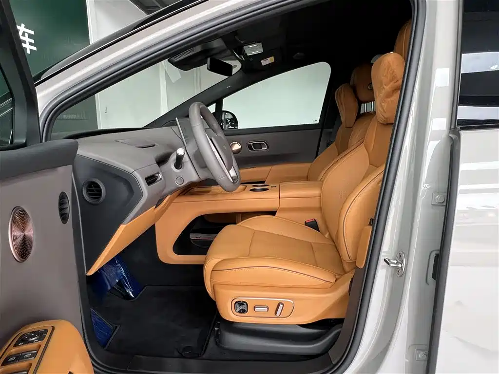 Li Auto Li i8 2025 2025 Standard Edition
