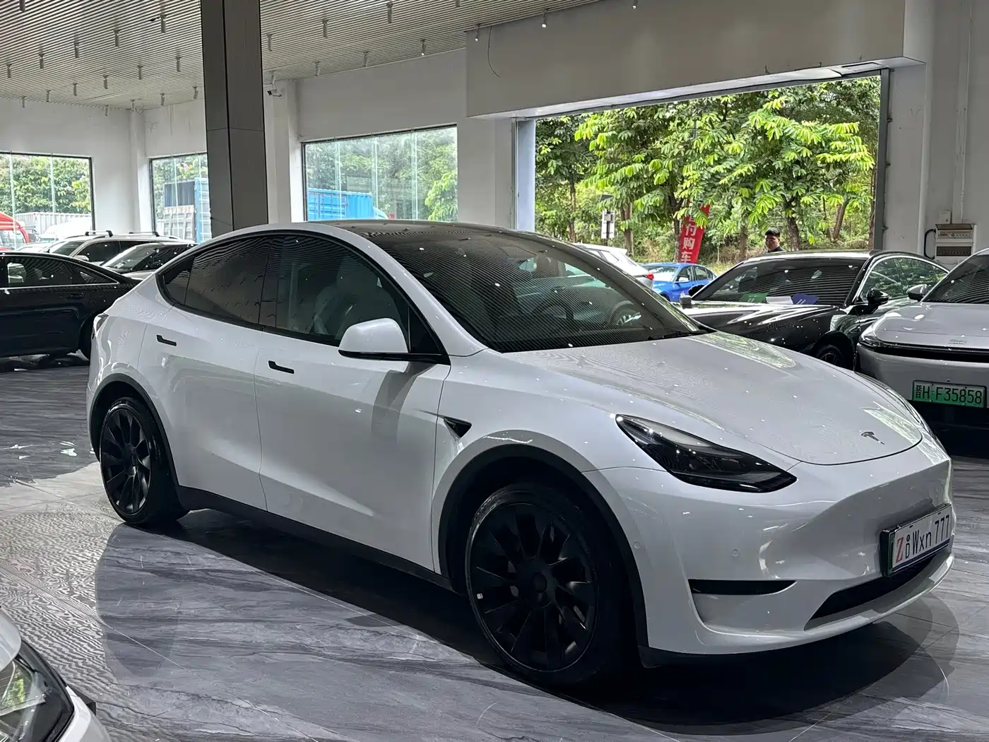  Tesla Model Y 2022 Rear-Wheel Drive Version 3